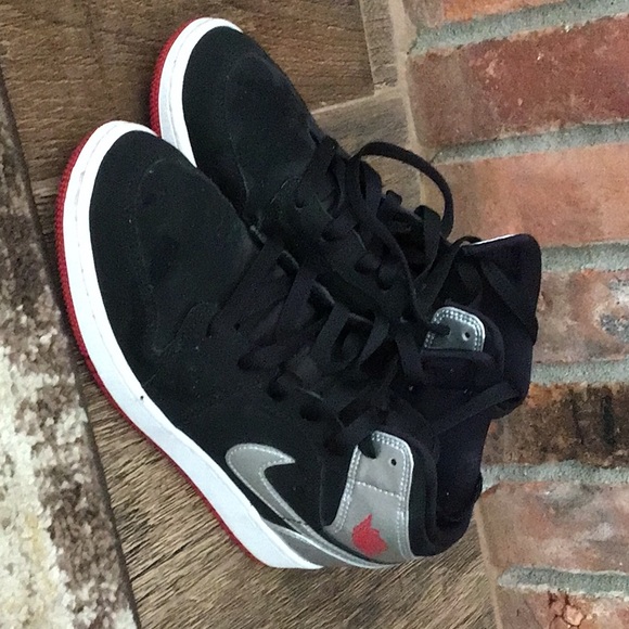 Nike Air Jordan 1’s Johnny Kilroy - Picture 5 of 8